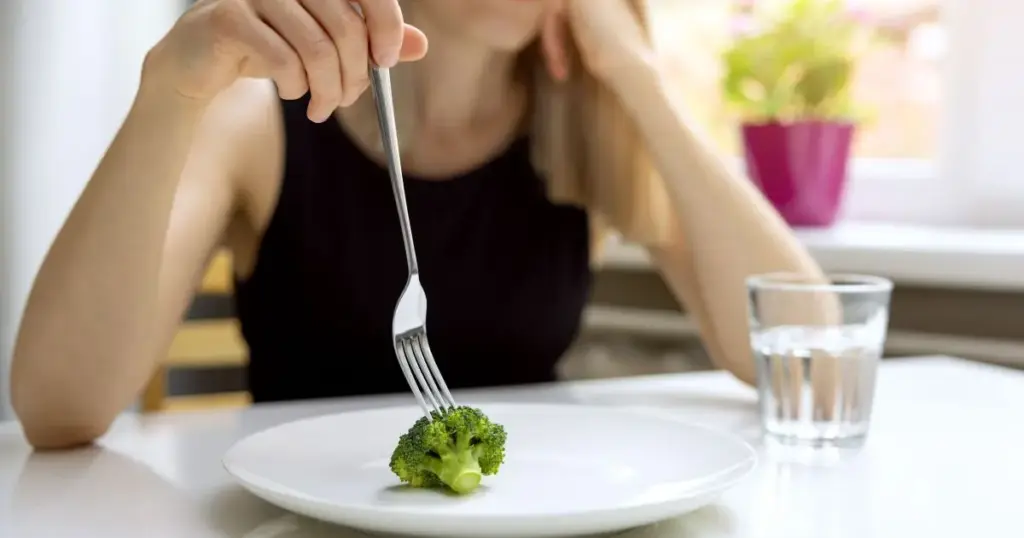 O que difere a dieta restrita do transtorno, com Dr. Kalil e especialistas