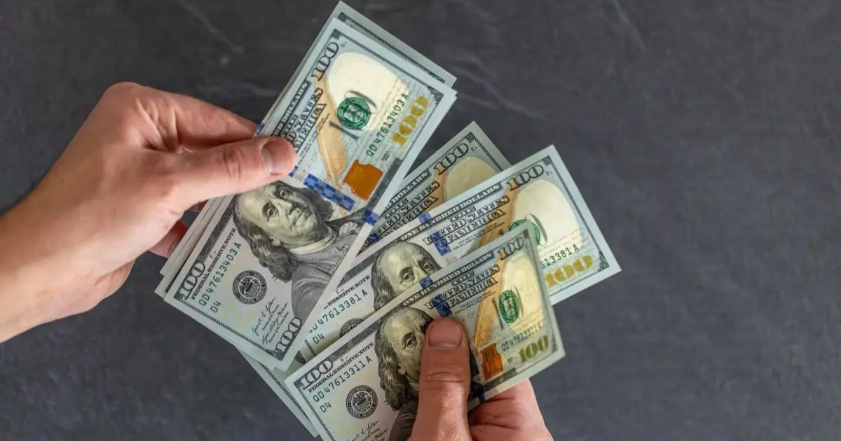 Variação do dólar: como impacta sua vida financeira