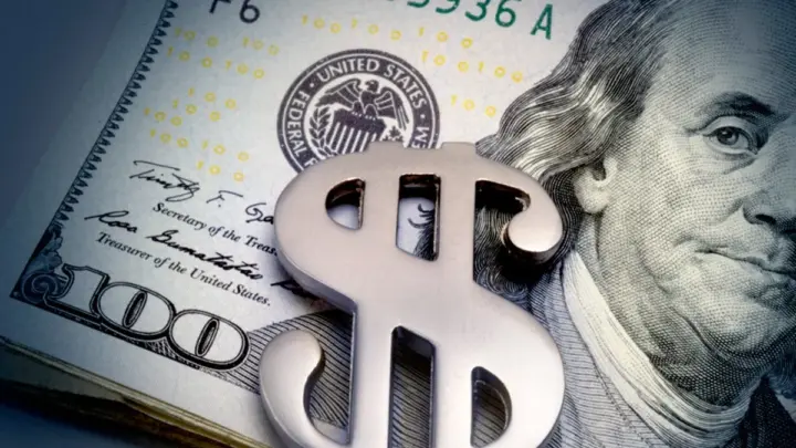Dólar mantém tendência de alta mesmo com recuo do preço do petróleo
