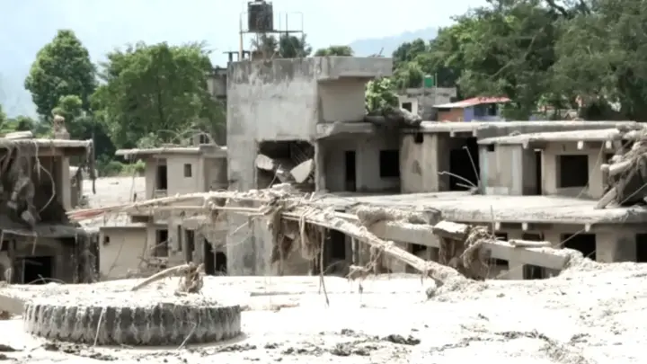 Nepal intensifica esforços para resgatar vítimas das enchentes