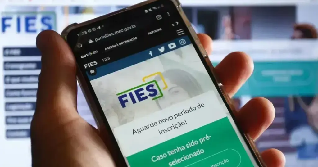 Estudantes devem concluir cadastro do Fies até esta terça (4); saiba como