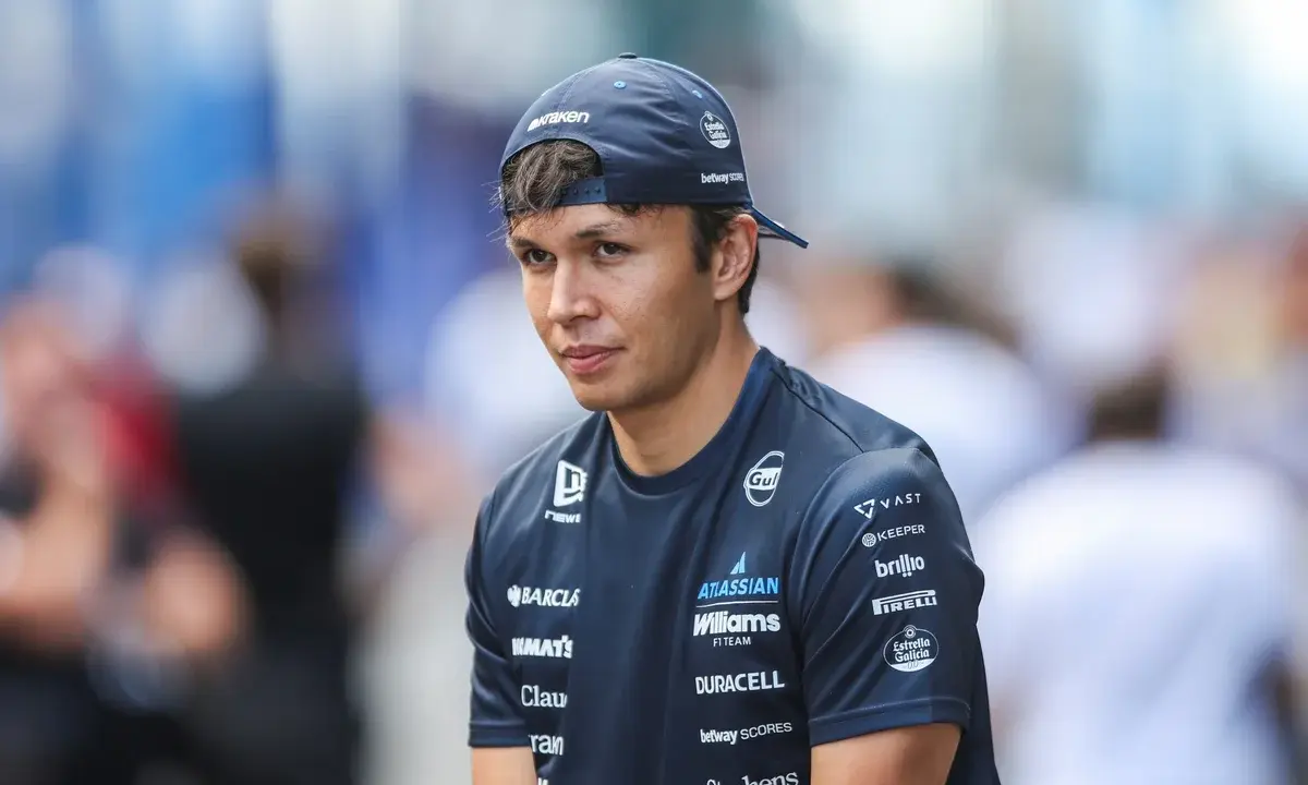 F1: Albon renova com a Williams e garante vaga para temporada 2027