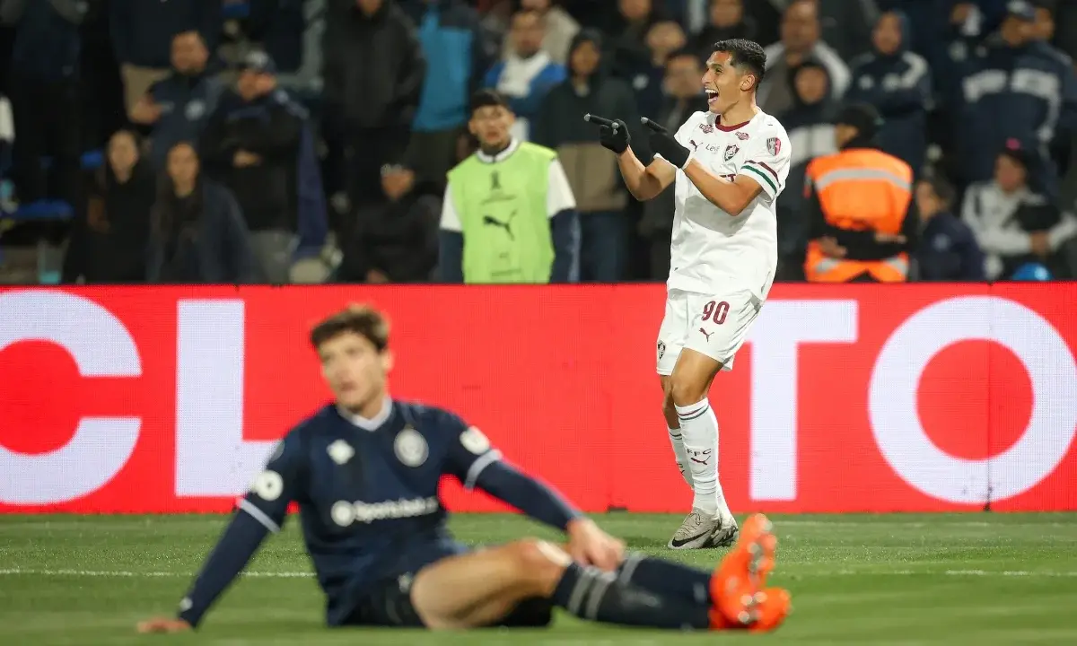 Fábio brilha, Fluminense vence Rivadavia e avança na Libertadores