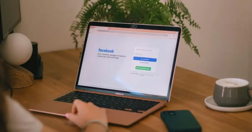 Facebook anuncia aplicativo com IA para criadores de conteúdo
