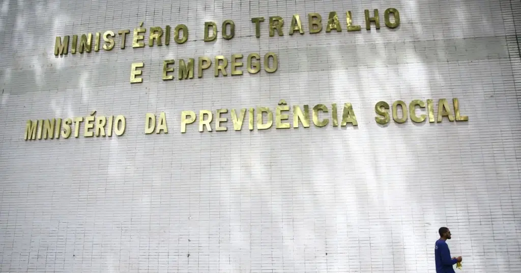 Saldo de empregos no agro atinge 12,5 mil vagas em agosto, aponta MTE