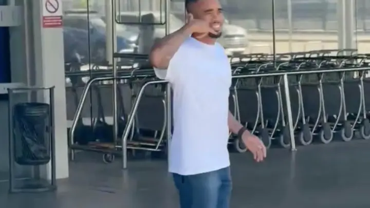 Gabriel Jesus chega à Espanha para assinar com o Barcelona