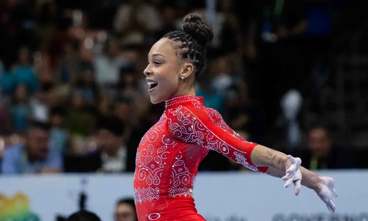 Ginástica: em Brasília, Lorrane acerta combinação inédita no solo