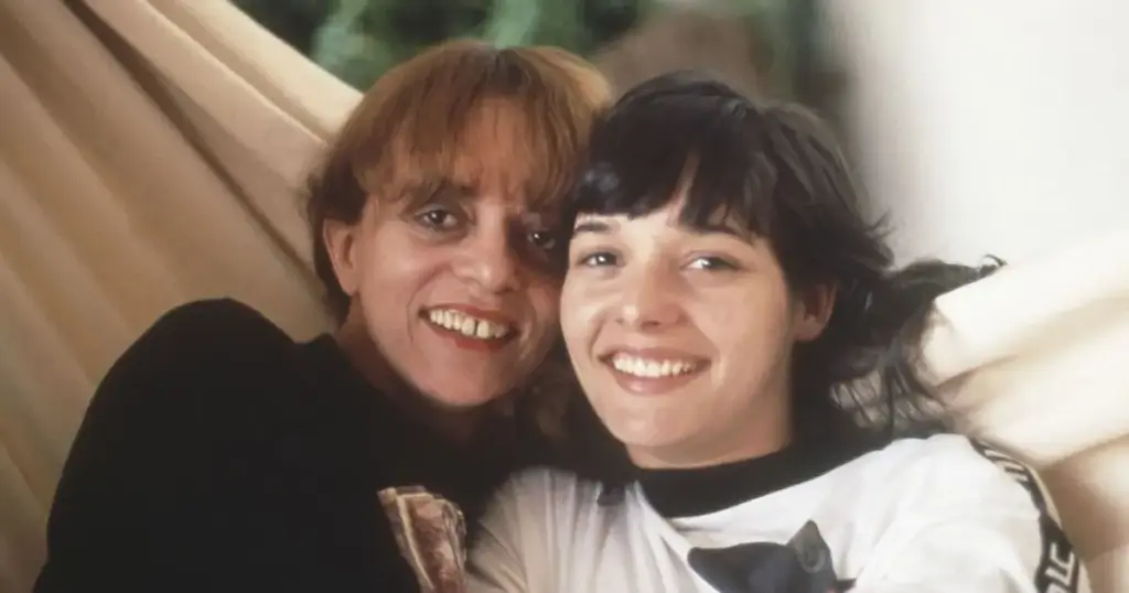 Gloria Perez homenageia Daniella Perez no dia em que filha faria 56 anos