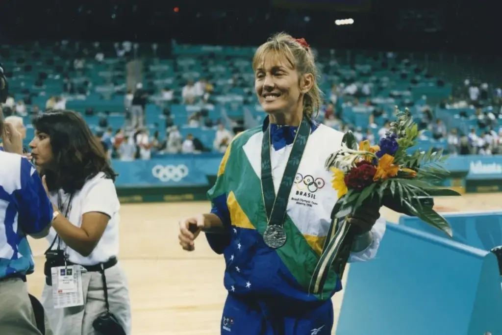 Hortência é indicada a prêmio de melhor atleta da história em Mundiais