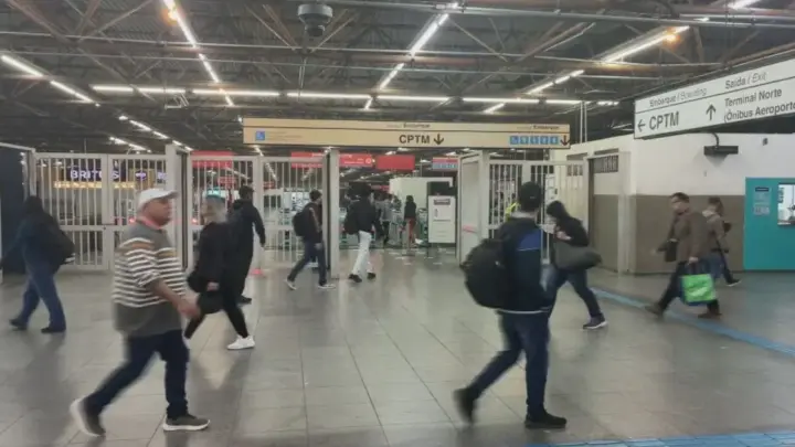 Greve na CPTM começa e linhas amanhecem com operação parcial nesta terça