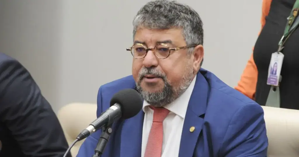 Vice do PT diz que Lulinha vive em “condições precárias” na Espanha