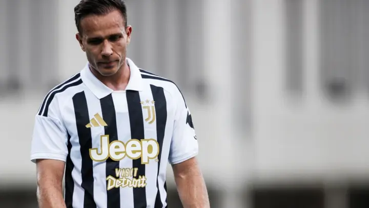 Juventus anuncia rescisão com Arthur Melo, que fica livre no mercado