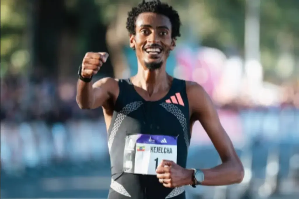 Kejelcha bate recorde mundial e completa meia maratona em 56 minutos