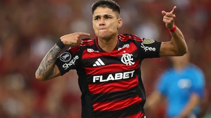 Luiz Araújo xinga torcedor do Flamengo após receber críticas durante live