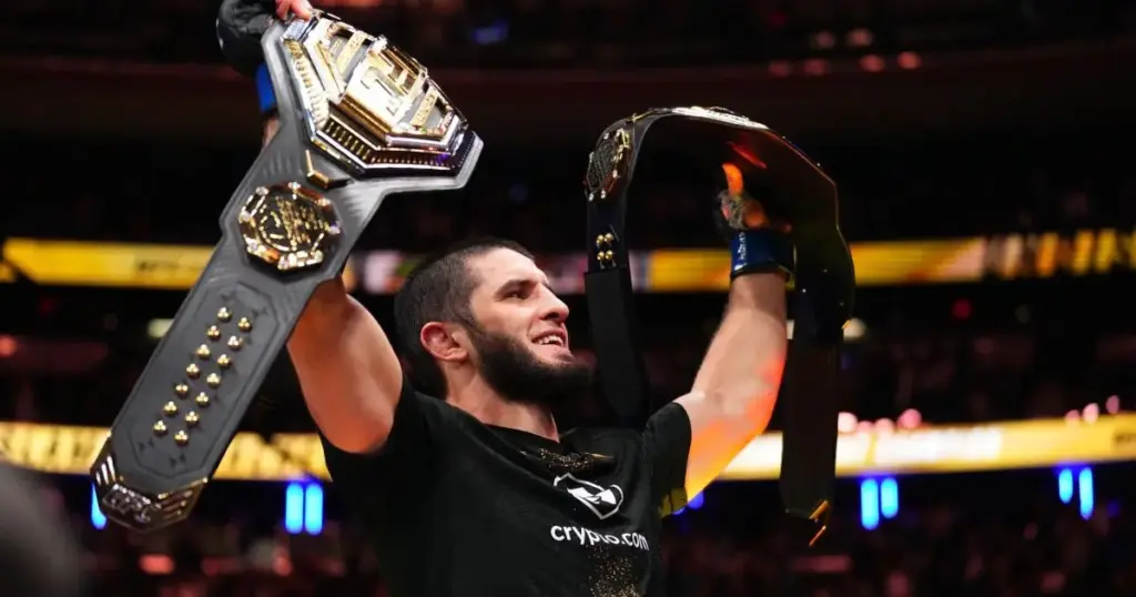 Campeão do UFC mira quebrar recorde de Anderson Silva e manda recado