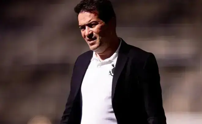Marcelo Paz explica demora para renovar com Memphis no Corinthians