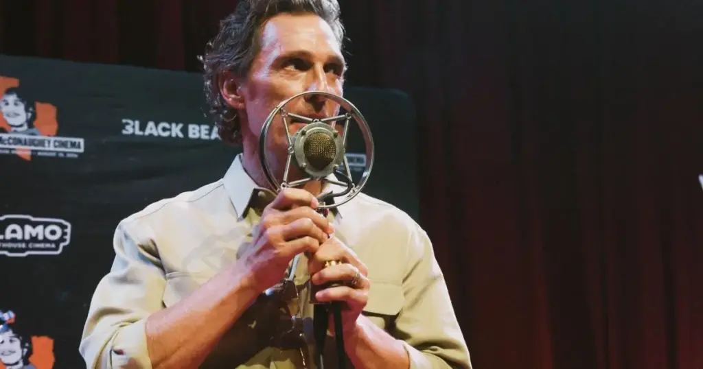 Matthew McConaughey descobriu alergia a abelhas ao viver apicultor; veja