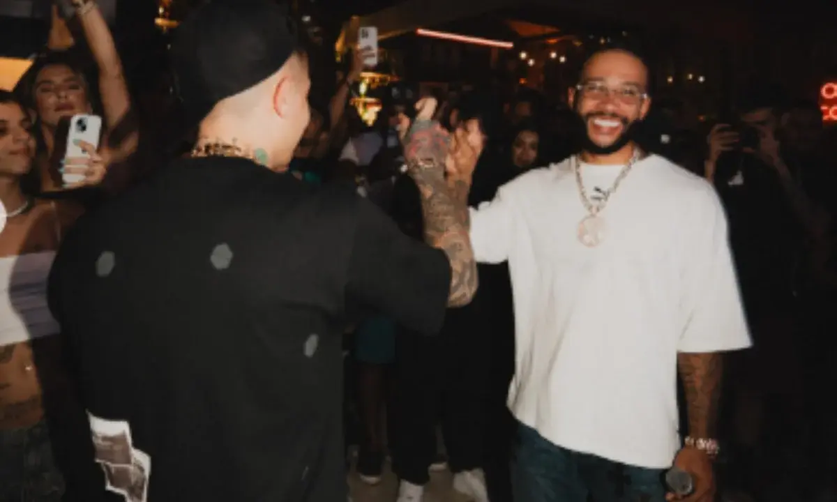 MC Hariel homenageia Memphis Depay após renovação com o Corinthians