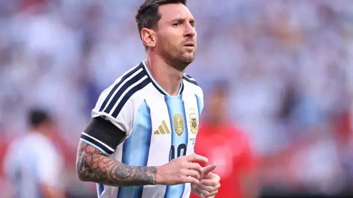 Messi não jogará Copa do Mundo em casa após aposentadoria da seleção