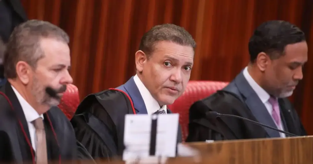 Nunes Marques vota contra pedido do PT para aumentar seu fundo eleitoral