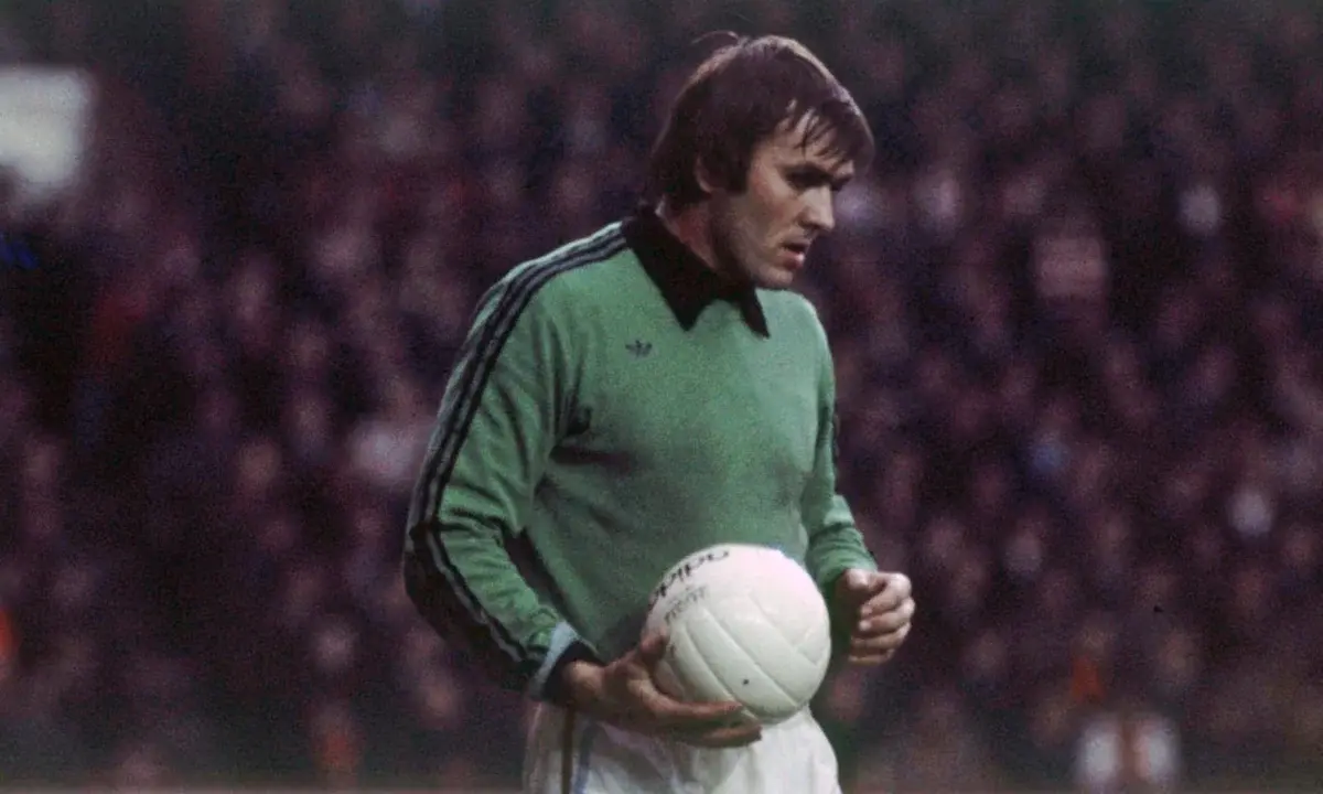 Morre Jimmy Rimmer, campeão europeu com o United, aos 78 anos