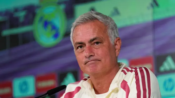 Mourinho critica modelo de escolha da Bola de Ouro: "Tem lado político"