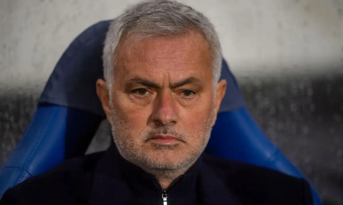 Mourinho tinha acordo para substituir Ferguson no United, mas desistiu