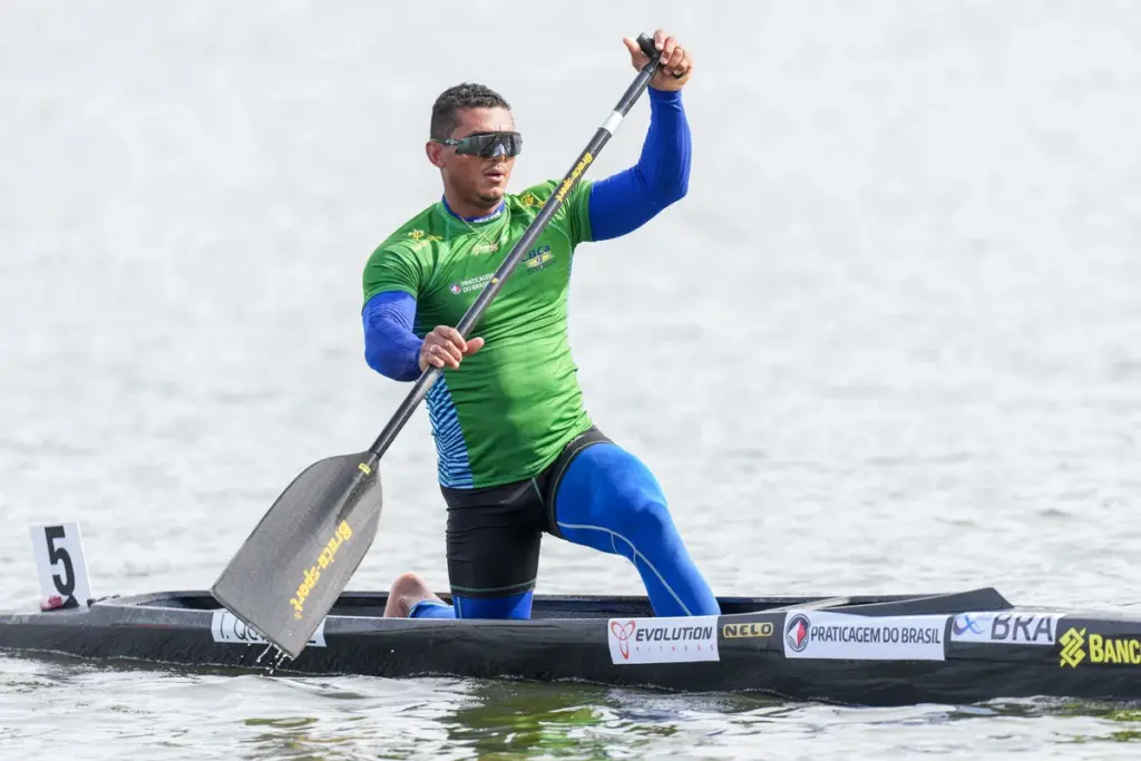Mundial de canoagem: Isaquias Queiroz conquista ouro no C1 500m
