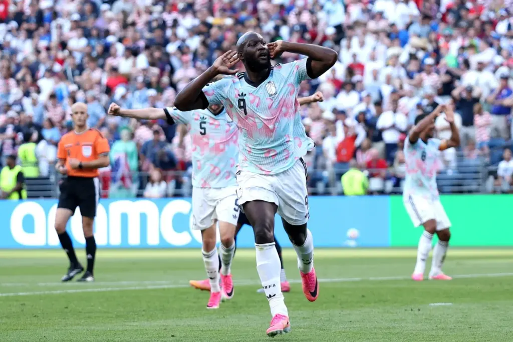 Napoli e Fenerbahçe chegam a acordo e Lukaku jogará pelo time turco