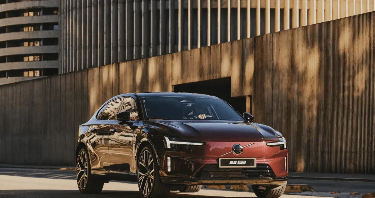 Volvo ES90 chega ao Brasil com 524 km de autonomia; saiba o preço