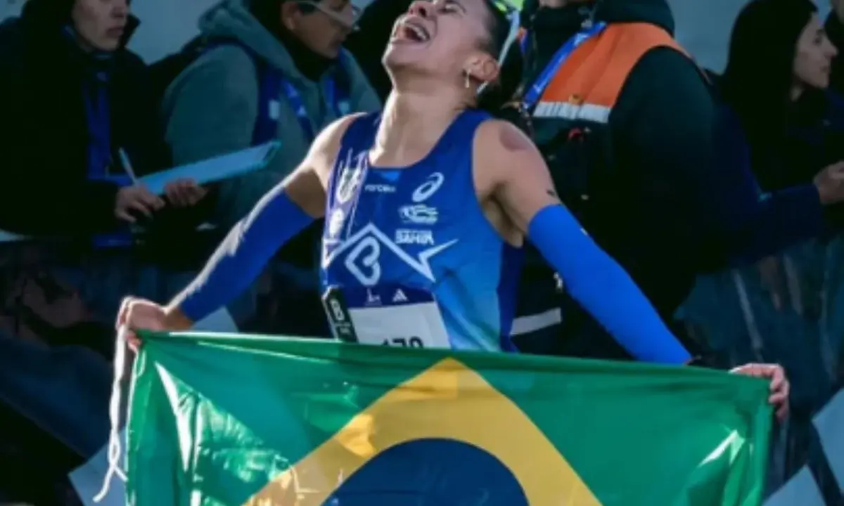 Núbia Oliveira bate recorde brasileiro de 35 anos em meia maratona