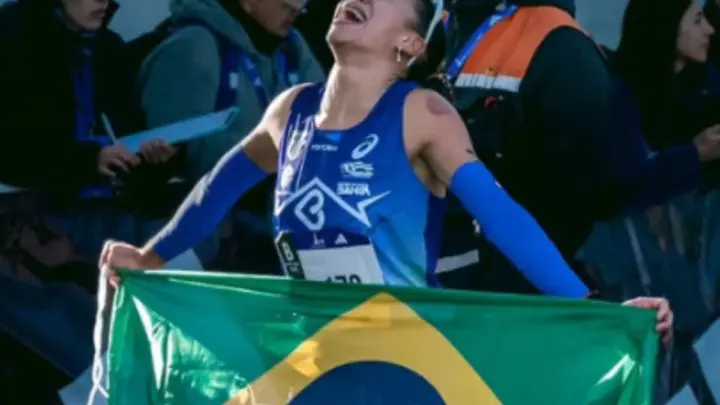 Núbia Oliveira bate recorde brasileiro de 35 anos em meia maratona