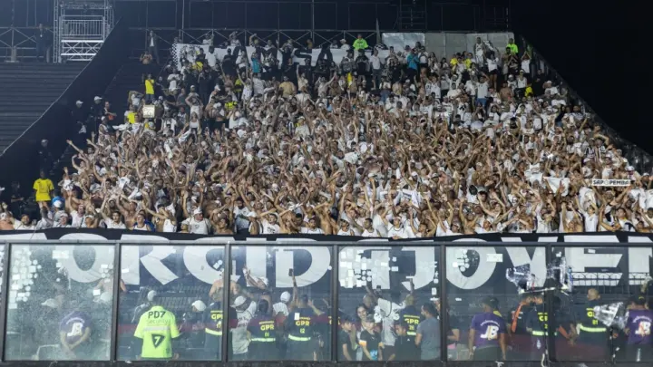 Organizada do Santos cobra diretoria após descumprimento de acordo