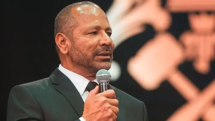 Pai de Neymar rebate críticas ao filho: “Precisa ignorar certas coisas”