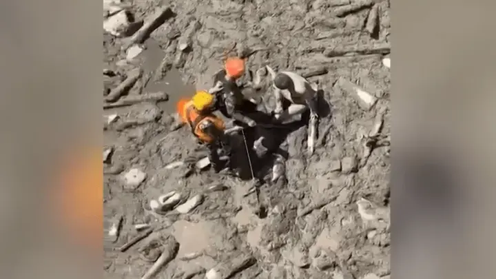 Nepal: Operações de resgate são suspensas após lago de detritos transbordar