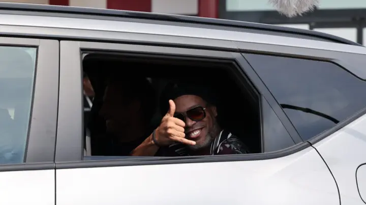 Ronaldinho Gaúcho chega à Itália em busca do gol 300: "Estou em forma"