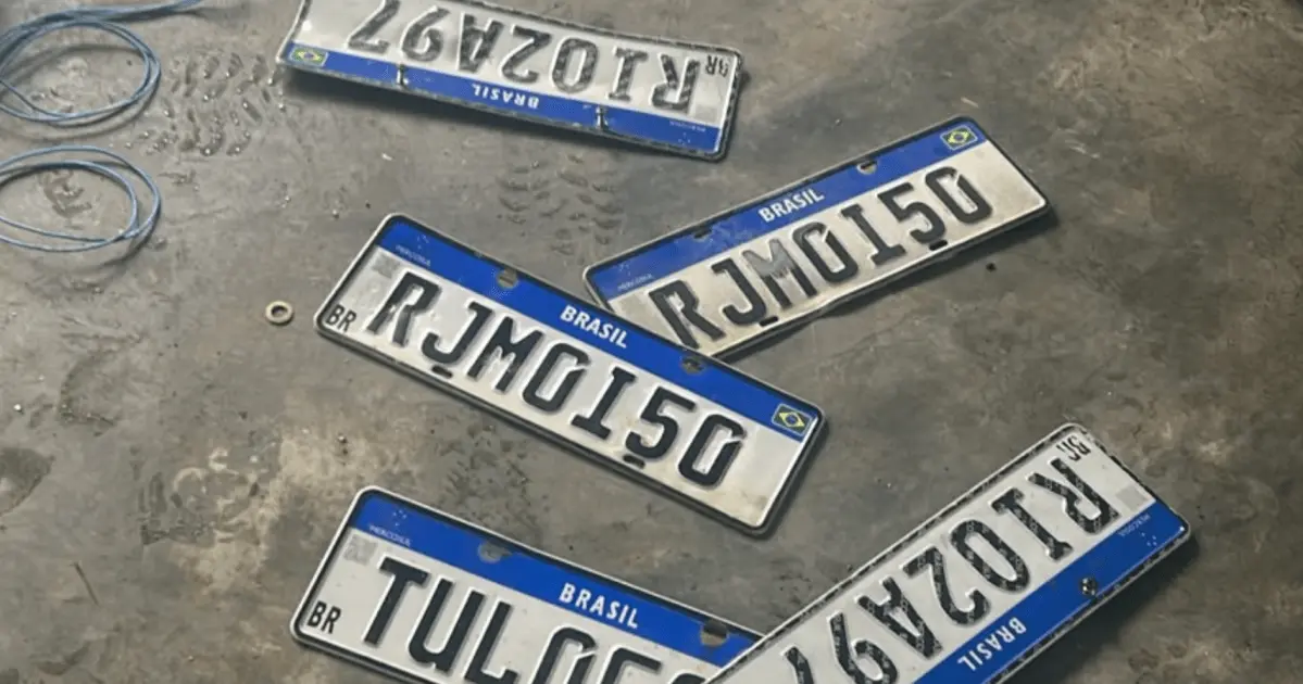 Dois homens são presos em desmanche de carros em São Gonçalo (RJ)