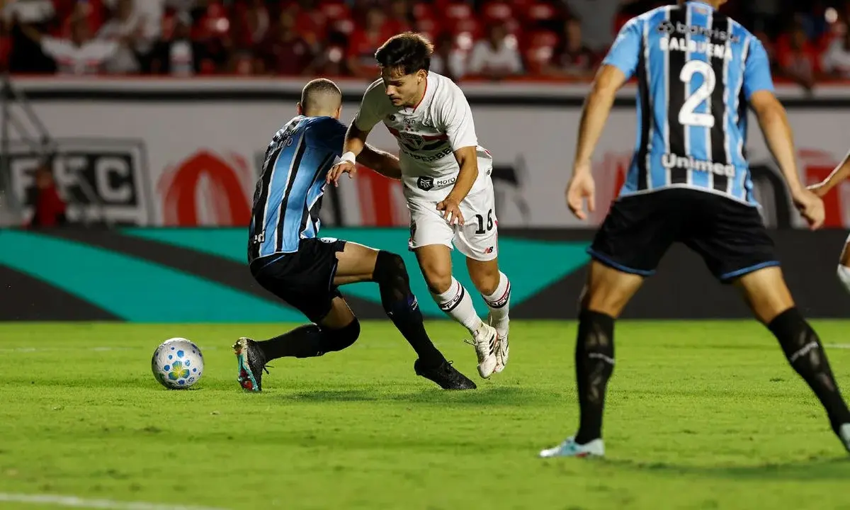 Saiba onde assistir a Grêmio e São Paulo pelo Brasileirão neste sábado