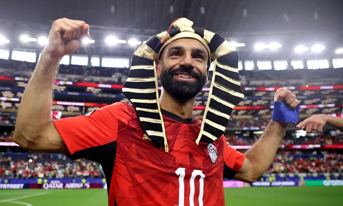 Salah fecha com clube turco e assinará contrato na quinta, diz jornal