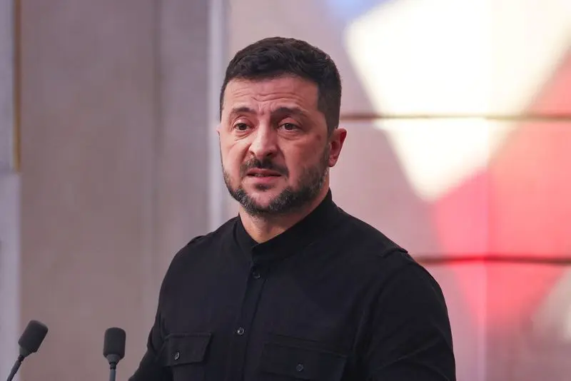 Zelensky alerta que defesas aéreas estão sobrecarregadas após bombardeio