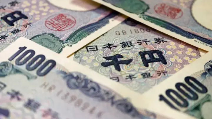 EUA compram iene japonês pela primeira vez em mais de uma década