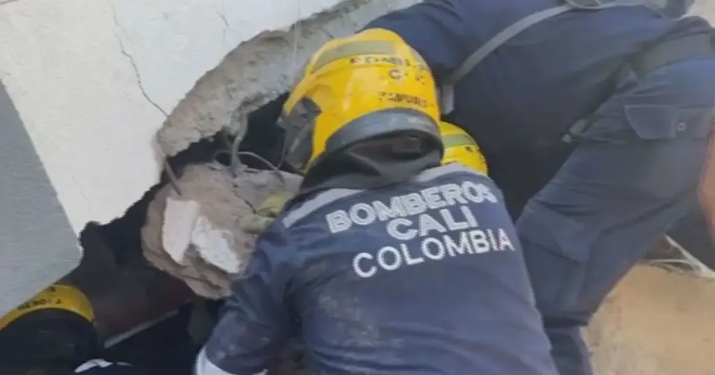 Socorristas correm contra o tempo na Colômbia em buscas após terremoto