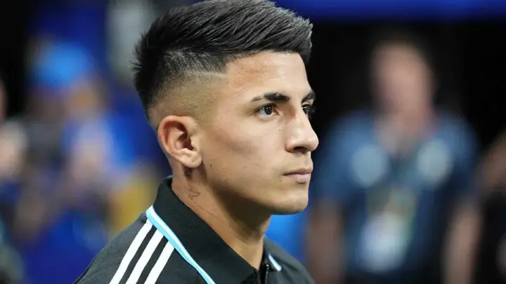 Thiago Almada, meia alvo do Flamengo, é anunciado pelo River Plate