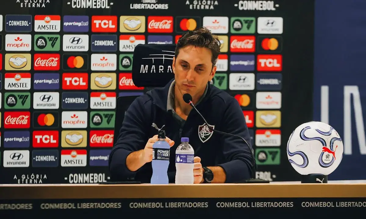 "Um momento difícil", diz Zubeldía após empate do Fluminense