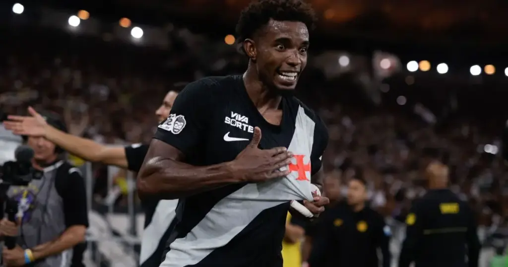 Vasco x Fluminense: Emanuel tem dúvida no substituto de Thiago Mendes