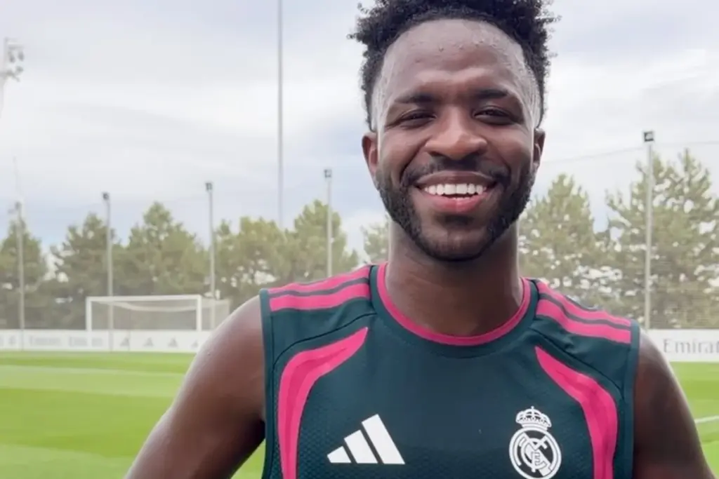 Vini Jr. comemora renovação com Real Madrid: "Para sempre"