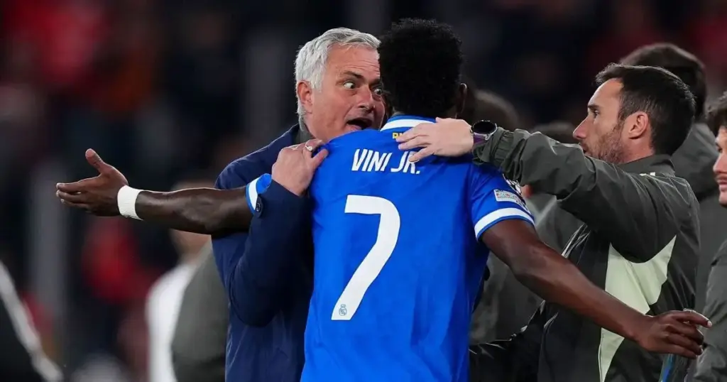 Mourinho sobre caso Vini Jr x Prestianni: “Ele sabe de que lado estou”