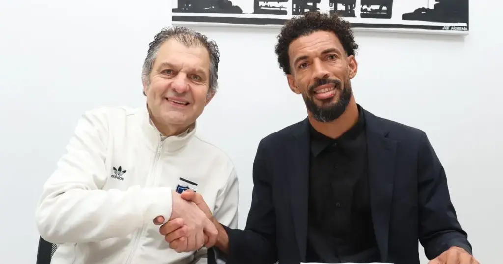 Vozinha assina contrato com o Colo-Colo: “Façamos magia juntos”