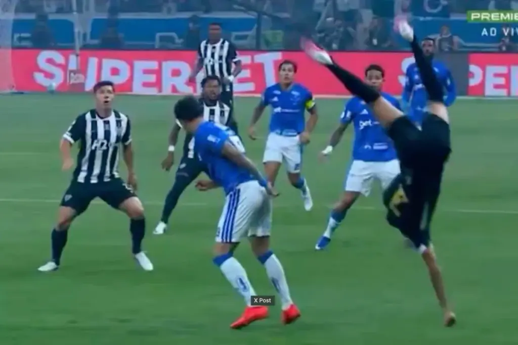 Web detona Kaio Jorge após entrada em Ruan, do Atlético-MG: "Queda feia"