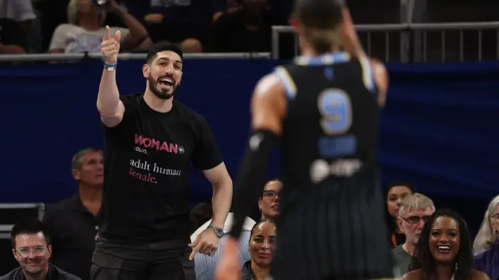 WNBA: ex-jogador é expulso de jogo após protesto contra atletas trans